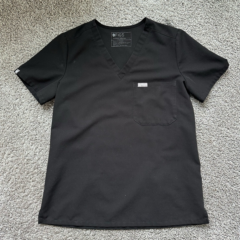 FIGS Women’s Catarina One Pocket Scrub Top